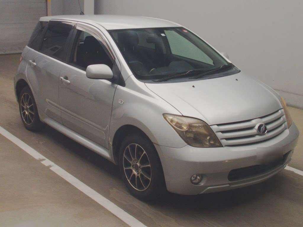 2006 Toyota IST NCP60[2]