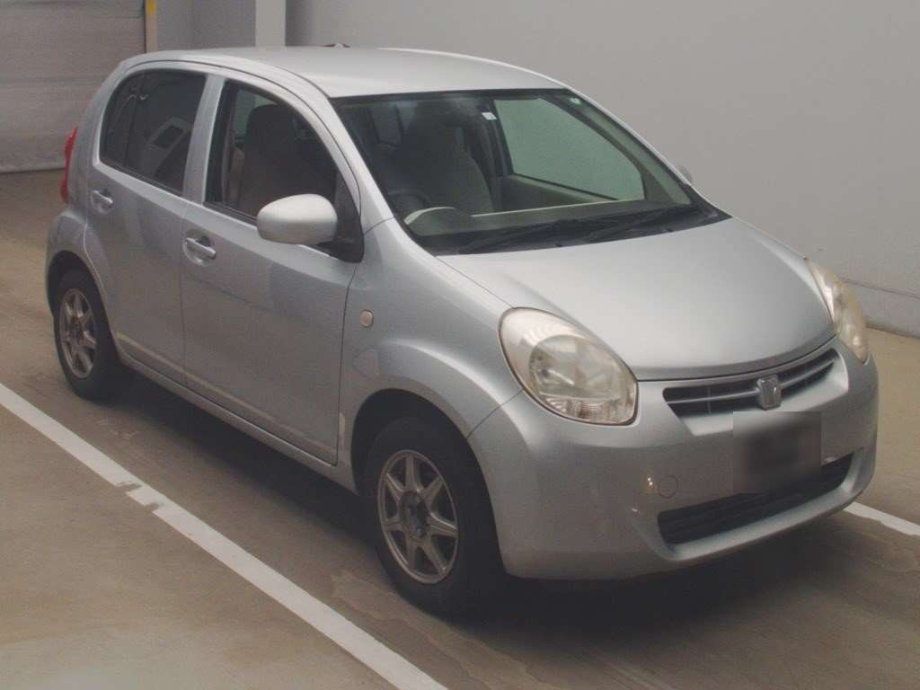 2010 Toyota Passo KGC30[2]