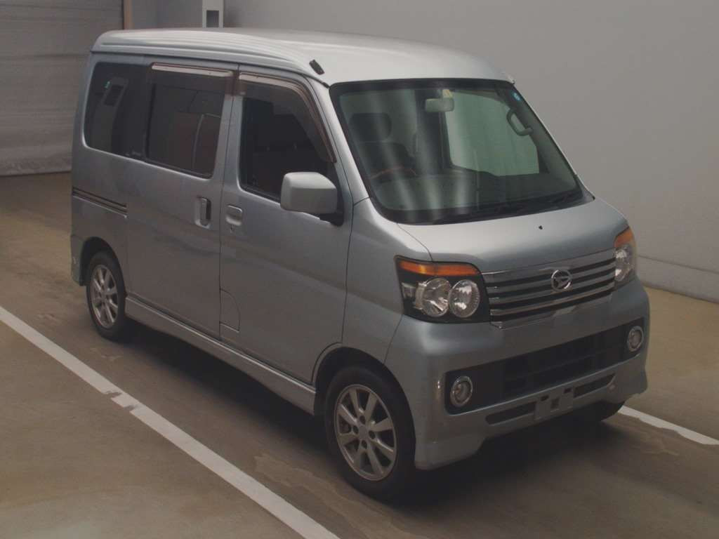 2011 Daihatsu Atrai Wagon S321G[2]