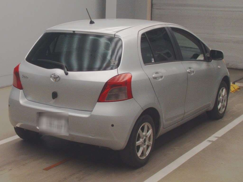 2007 Toyota Vitz SCP90[1]