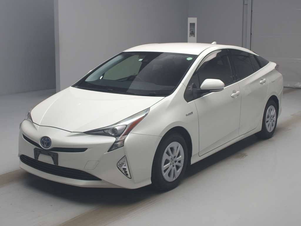 2016 Toyota Prius ZVW50[0]