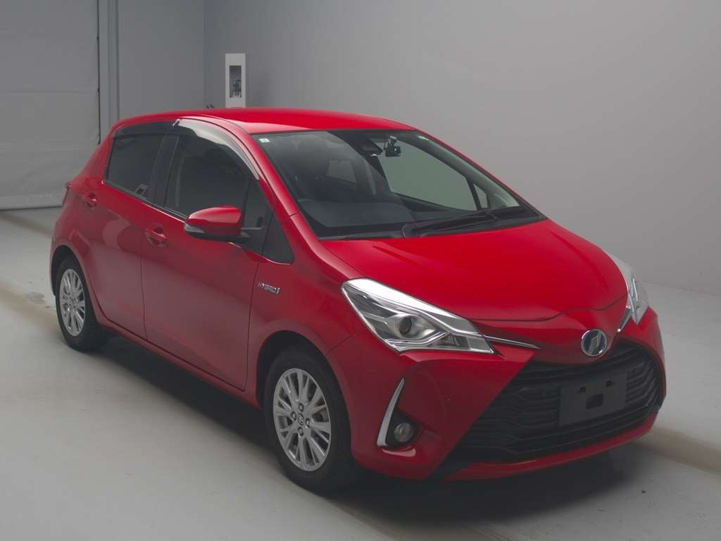 2019 Toyota Vitz NHP130[2]