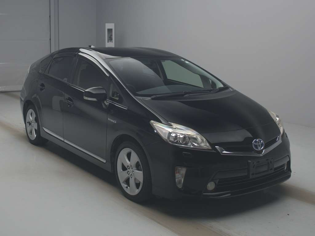 2014 Toyota Prius ZVW30[2]