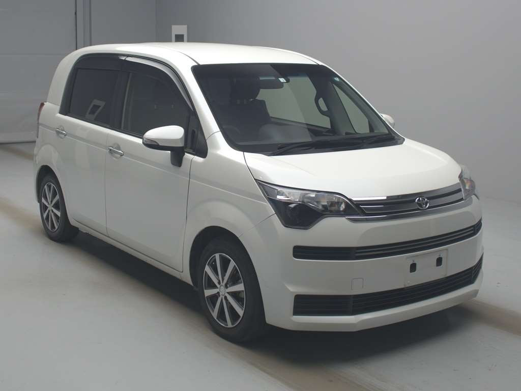 2014 Toyota Spade NCP141[2]