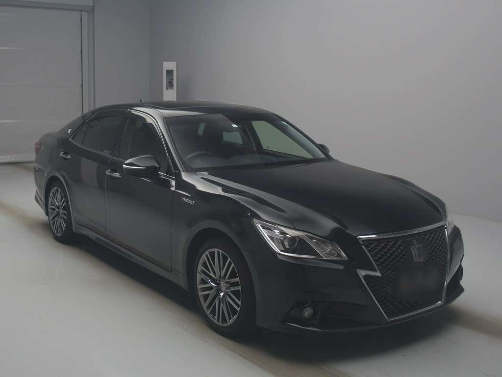 2013 Toyota Crown Hybrid AWS210[2]