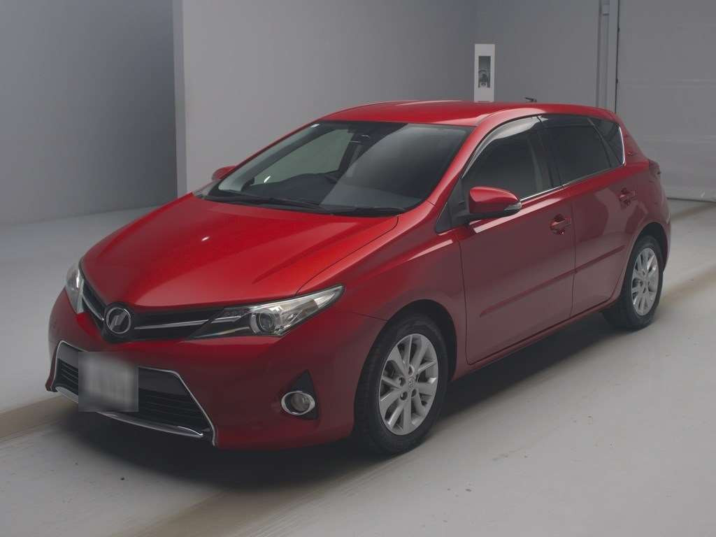 2014 Toyota Auris NZE181H[0]