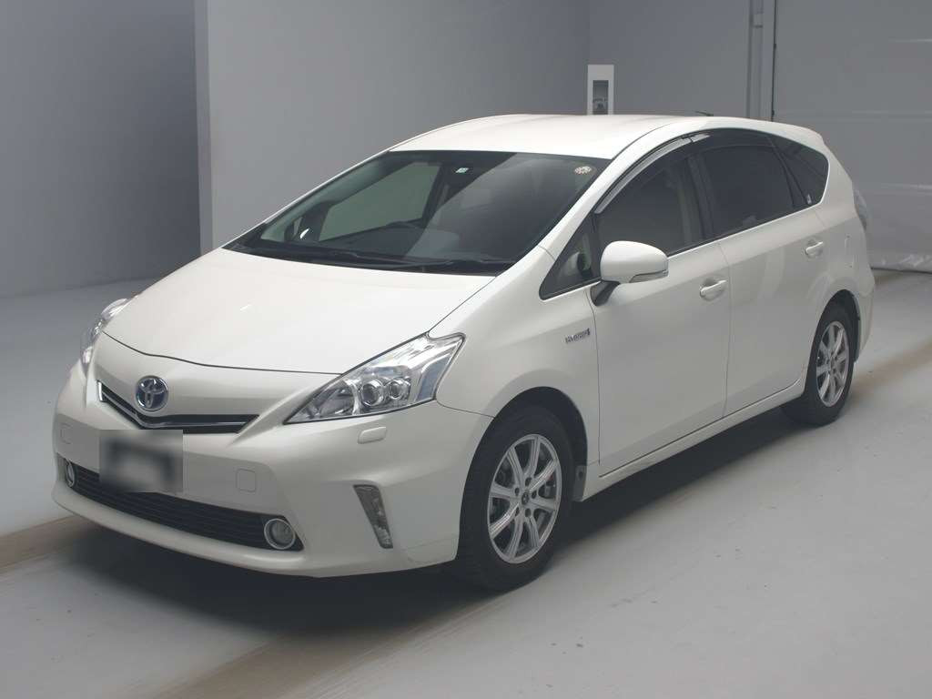 2013 Toyota Prius alpha ZVW41W[0]