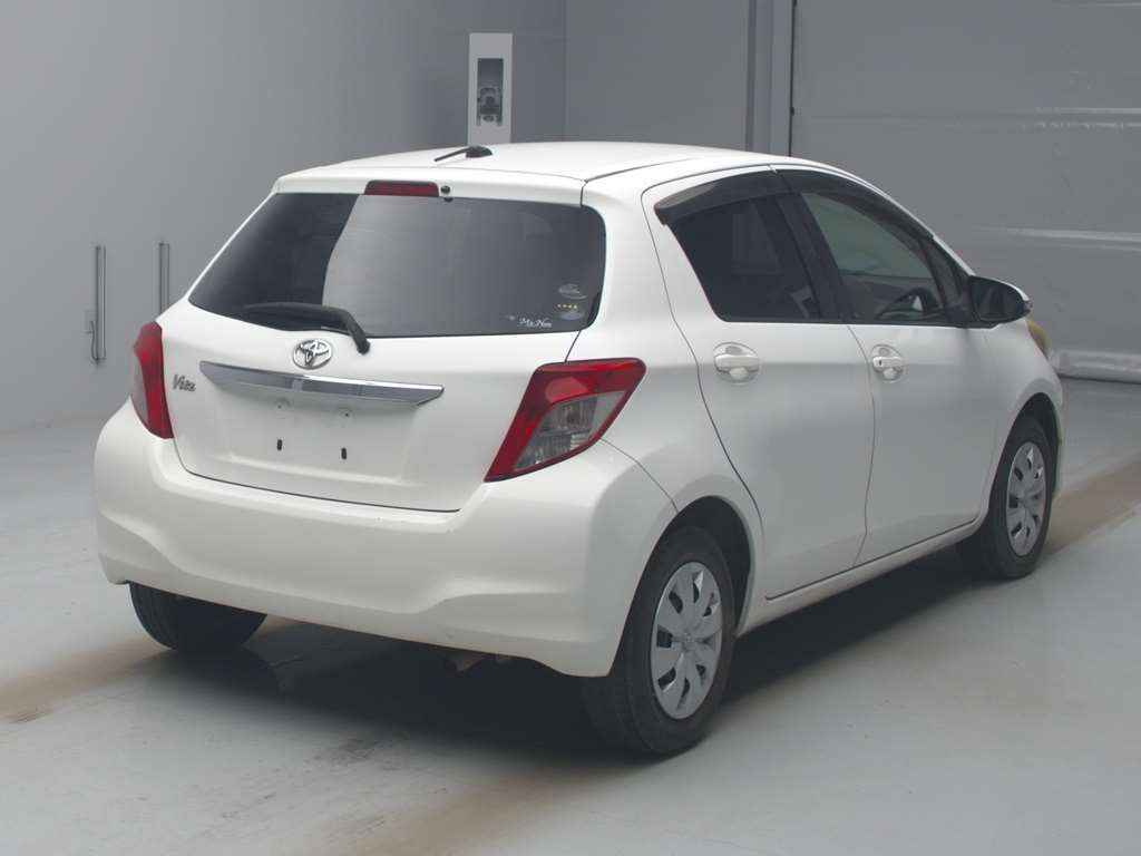 2011 Toyota Vitz NSP130[1]