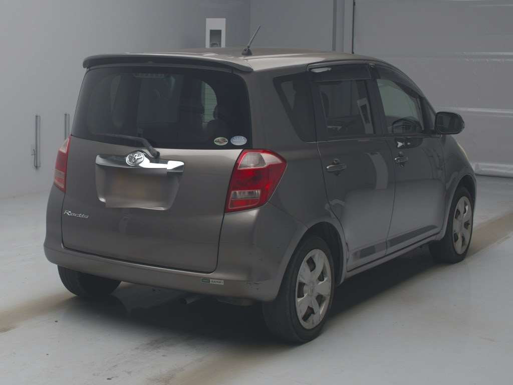 2007 Toyota Ractis SCP100[1]