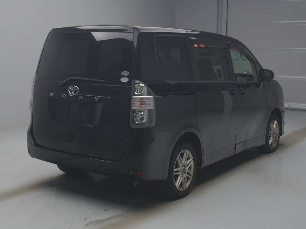 2009 Toyota Voxy ZRR70G[1]