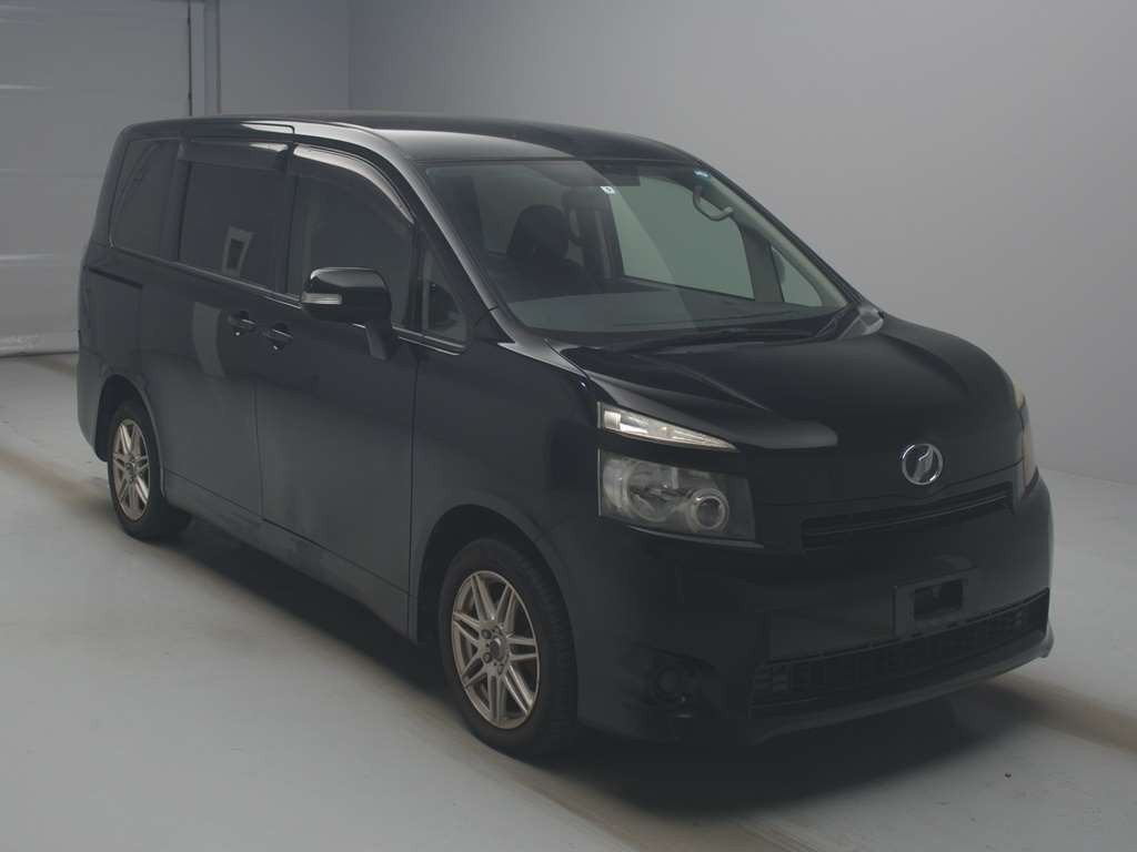 2009 Toyota Voxy ZRR70G[2]