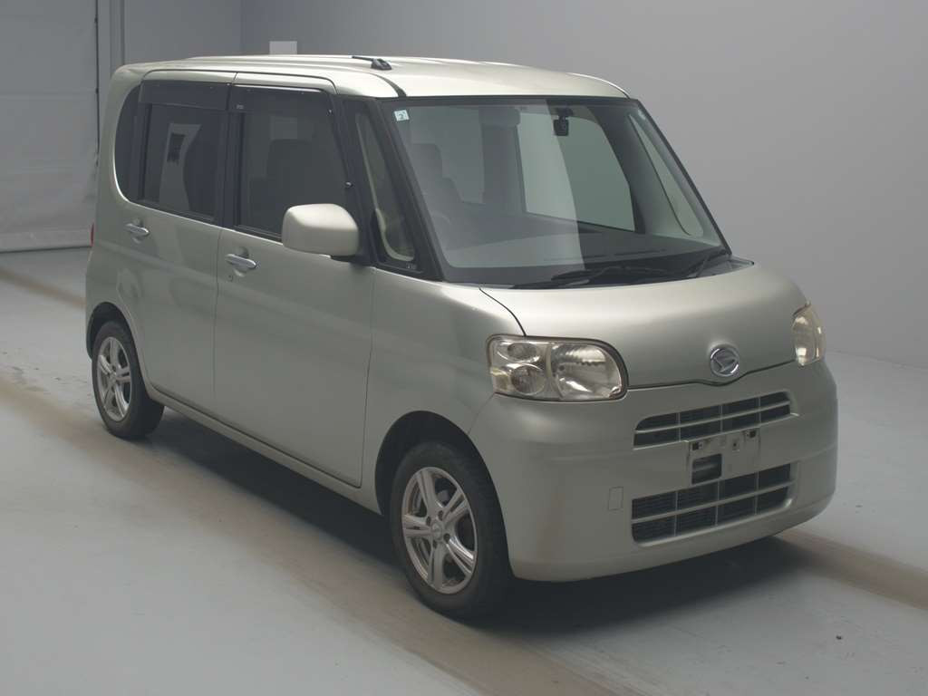 2013 Daihatsu Tanto L375S[2]