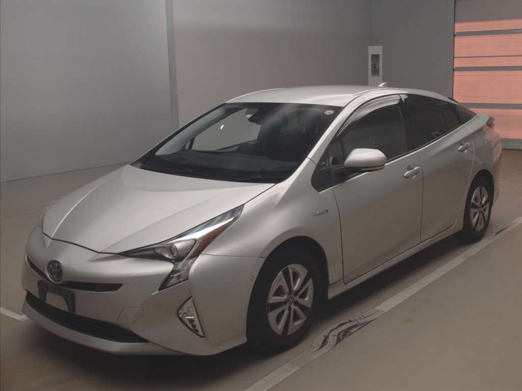 2017 Toyota Prius ZVW51[0]