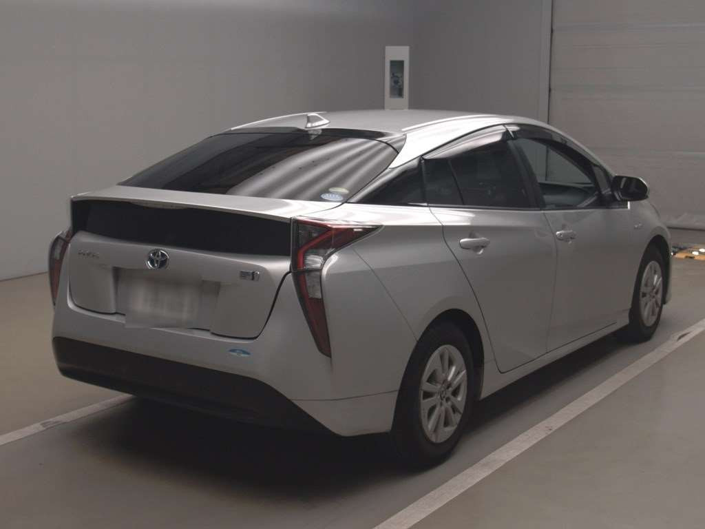 2018 Toyota Prius ZVW51[1]