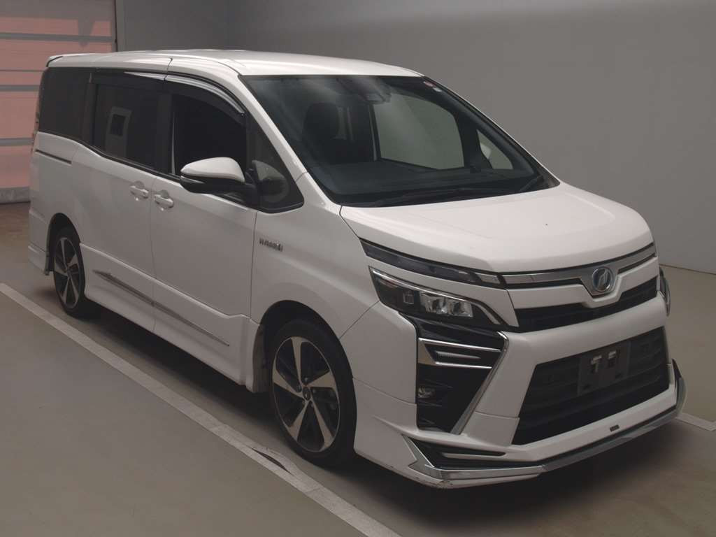 2019 Toyota Voxy ZWR80W[2]