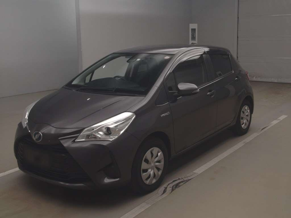 2017 Toyota Vitz NHP130[0]