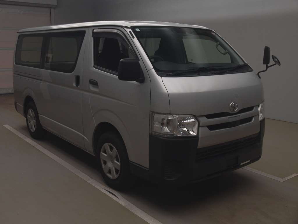 2019 Toyota Hiace Van TRH200V[2]