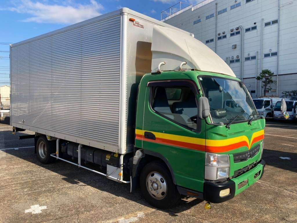 2013 Mitsubishi Fuso Canter FEB50[2]