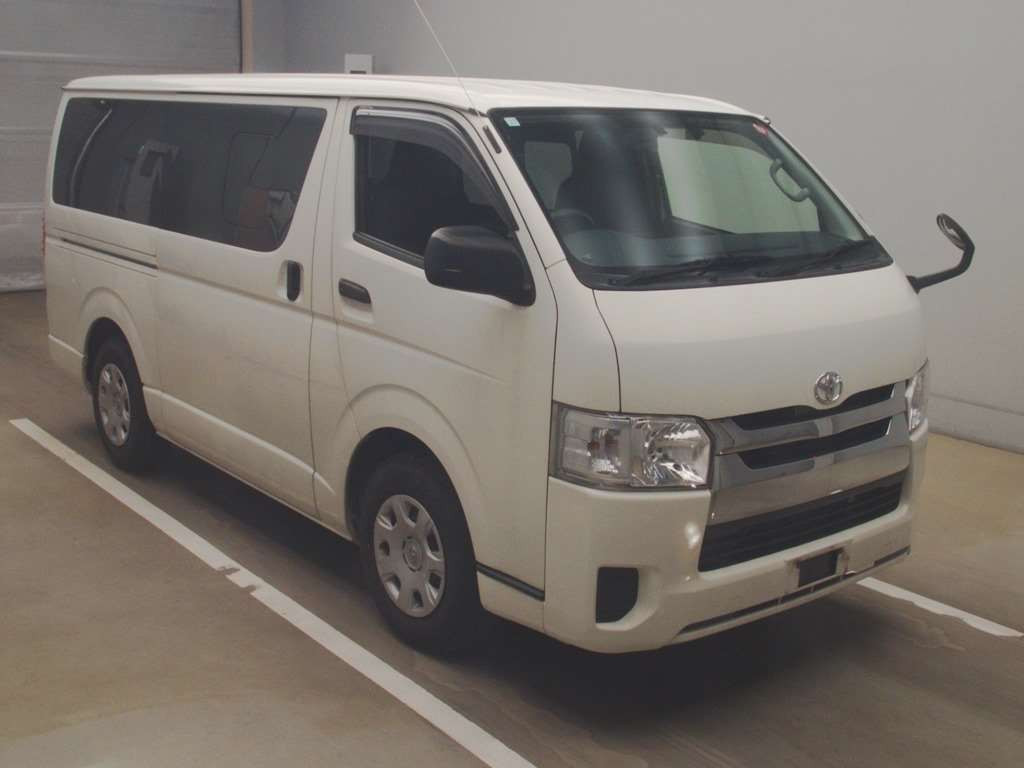 2016 Toyota Hiace Van KDH201V[2]