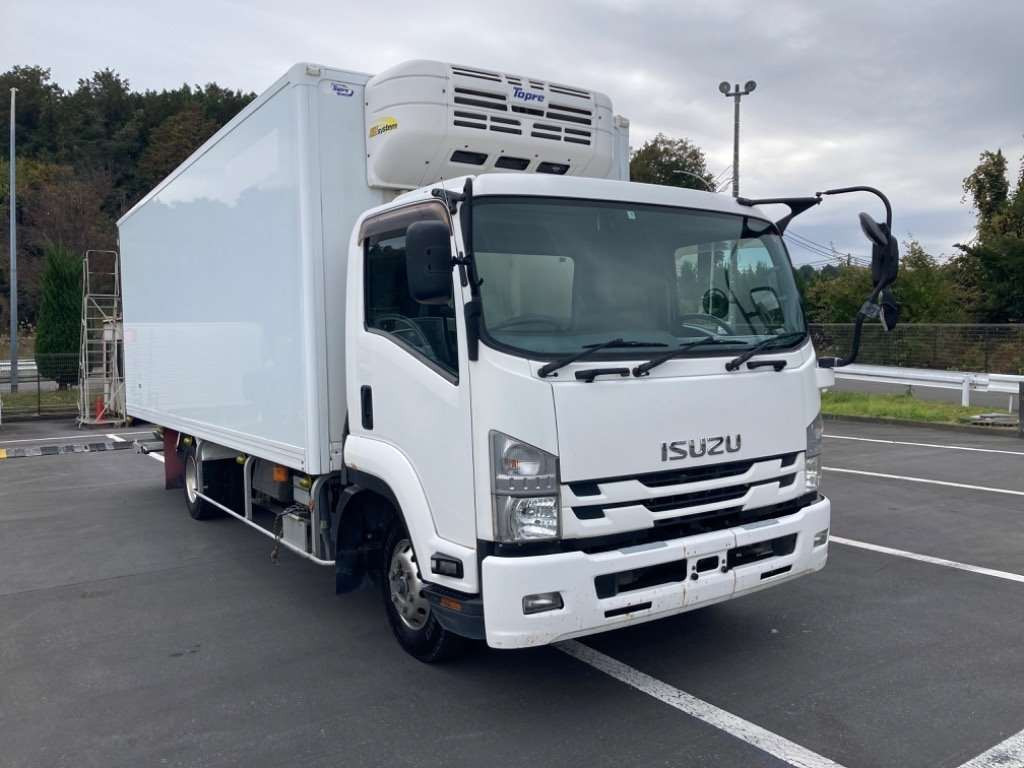 2017 Isuzu Forward FRR90T2[2]