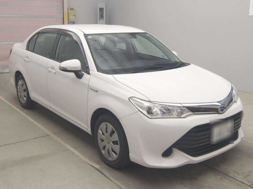 2017 Toyota Corolla Axio NKE165[2]