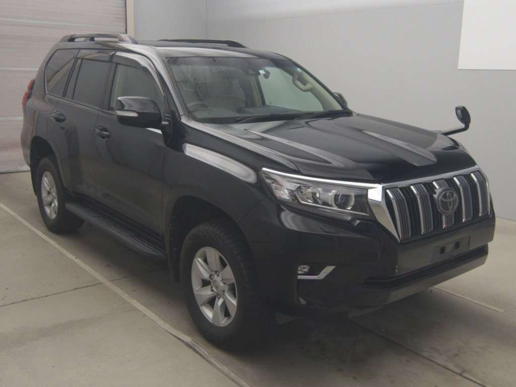 2018 Toyota Land Cruiser Prado TRJ150W[2]