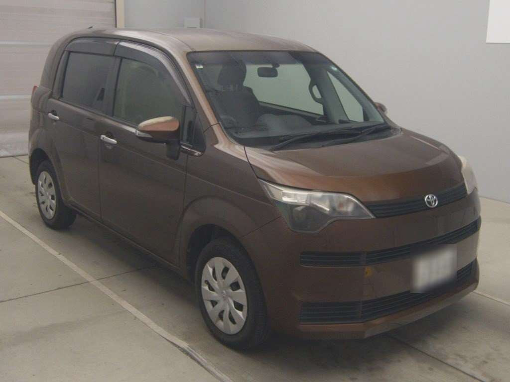 2013 Toyota Spade NCP145[2]