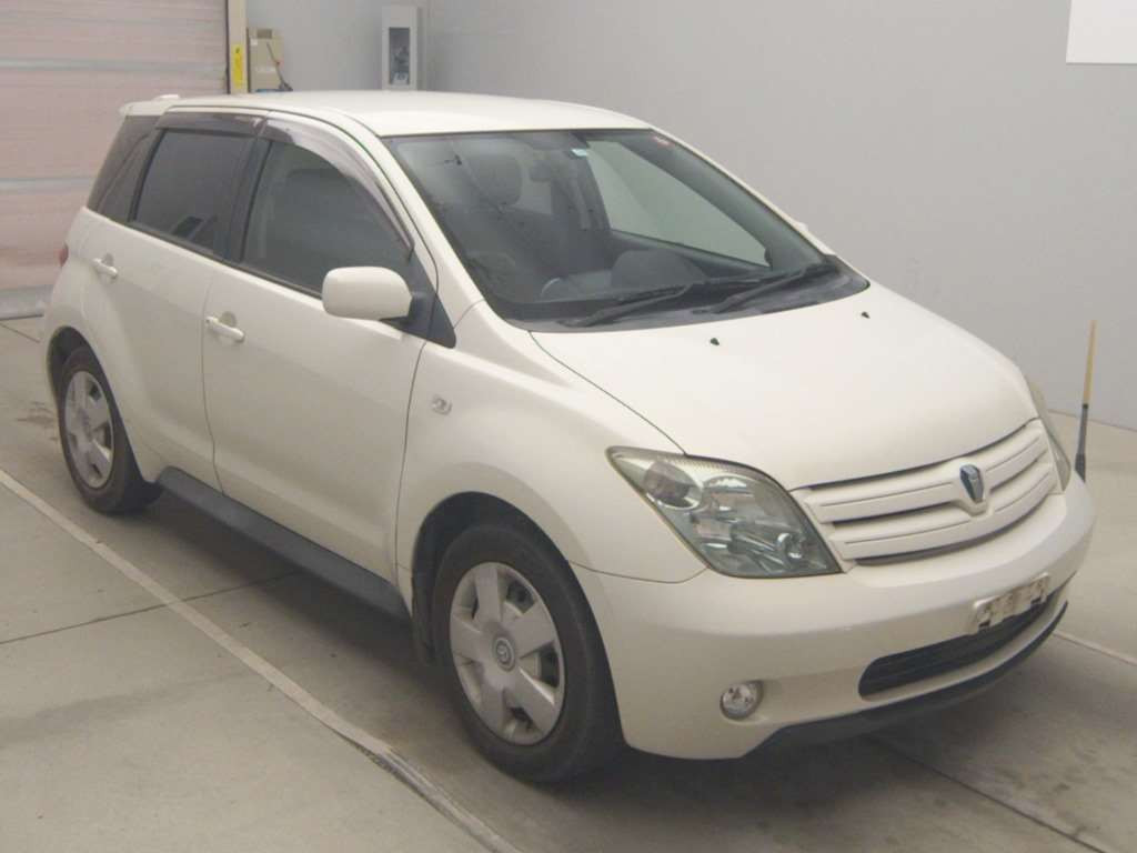 2003 Toyota IST NCP61[2]