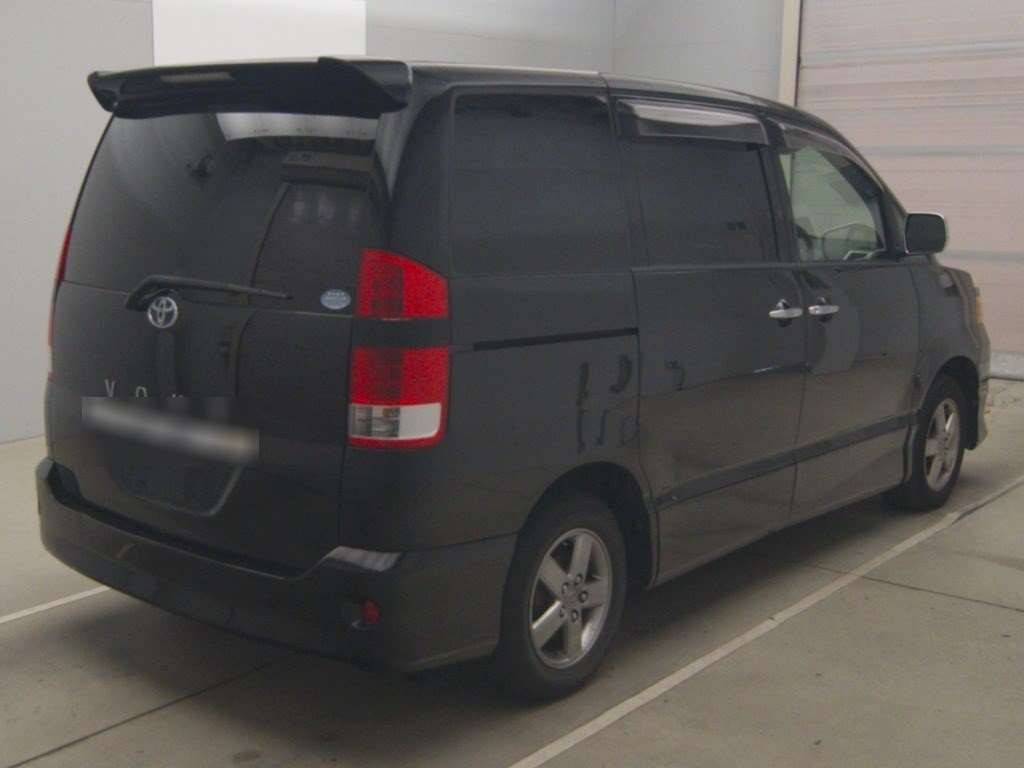 2006 Toyota Voxy AZR60G[1]