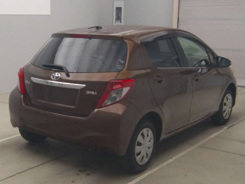 2011 Toyota Vitz KSP130[1]