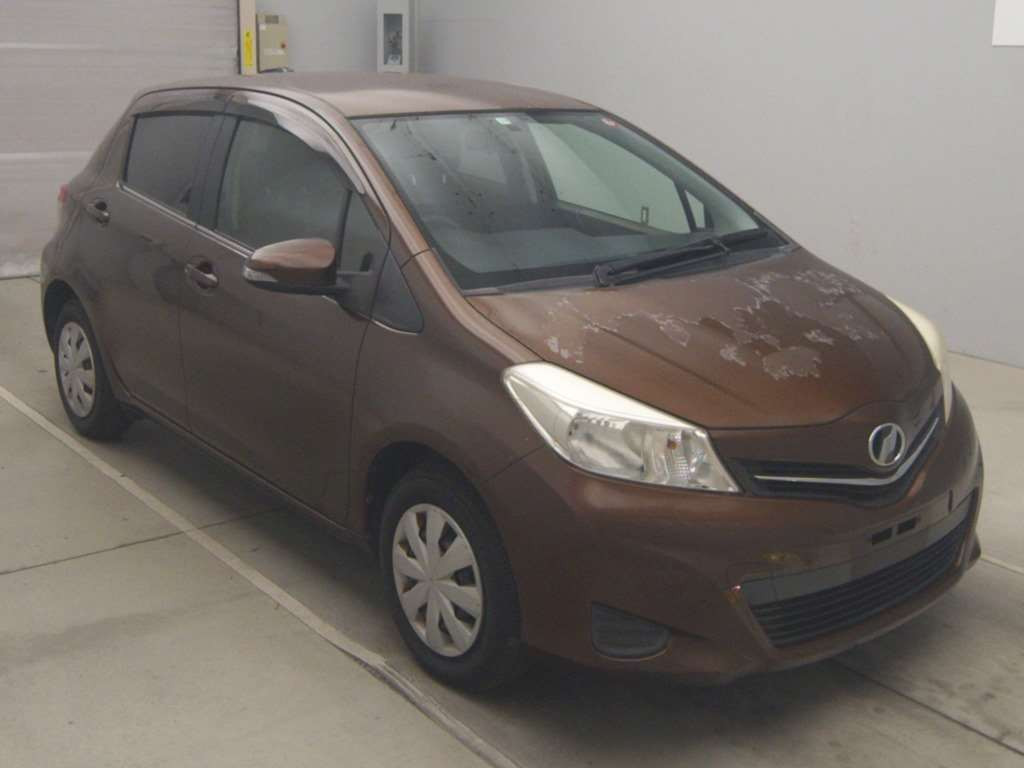 2011 Toyota Vitz KSP130[2]