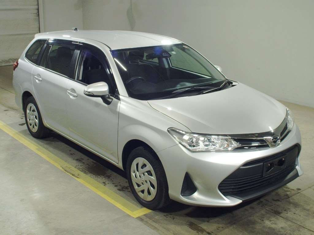 2017 Toyota Corolla Fielder NZE164G[2]