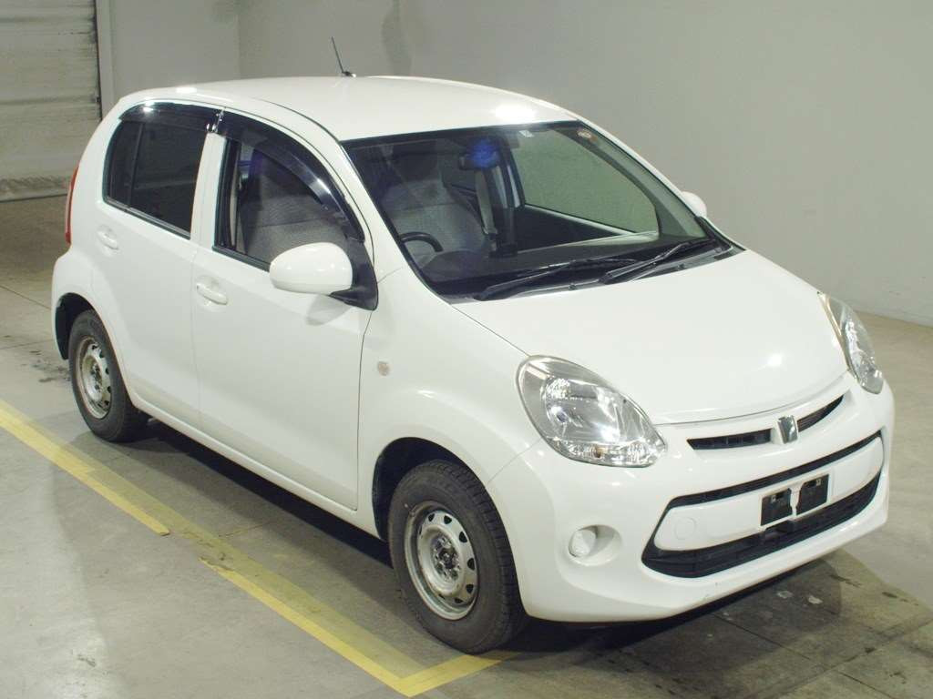 2015 Toyota Passo KGC35[2]