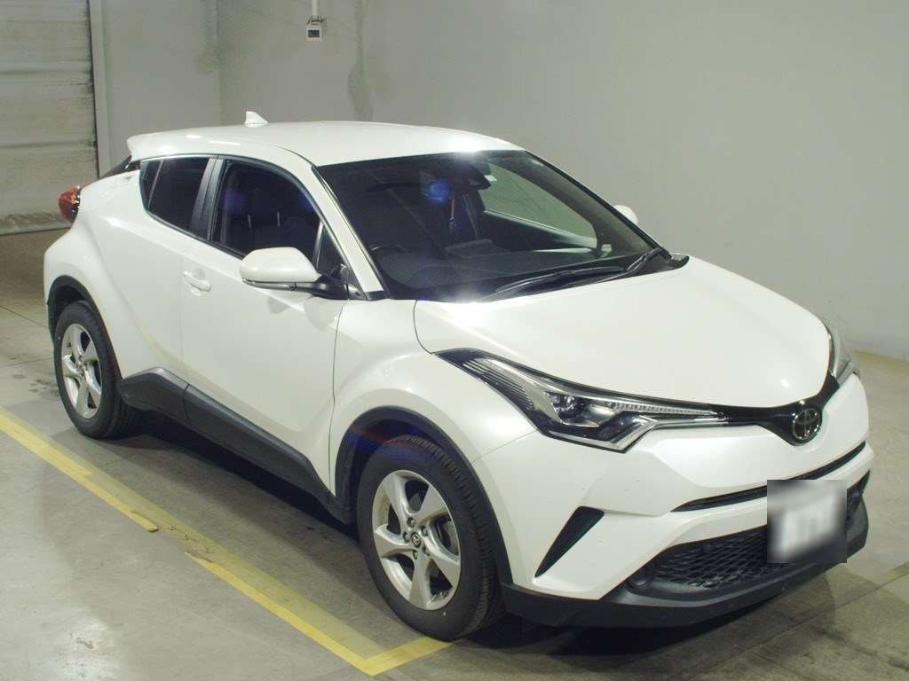 2018 Toyota C-HR NGX50[2]