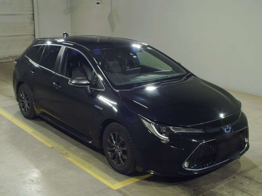 2019 Toyota Corolla Touring Wagon ZWE214W[2]