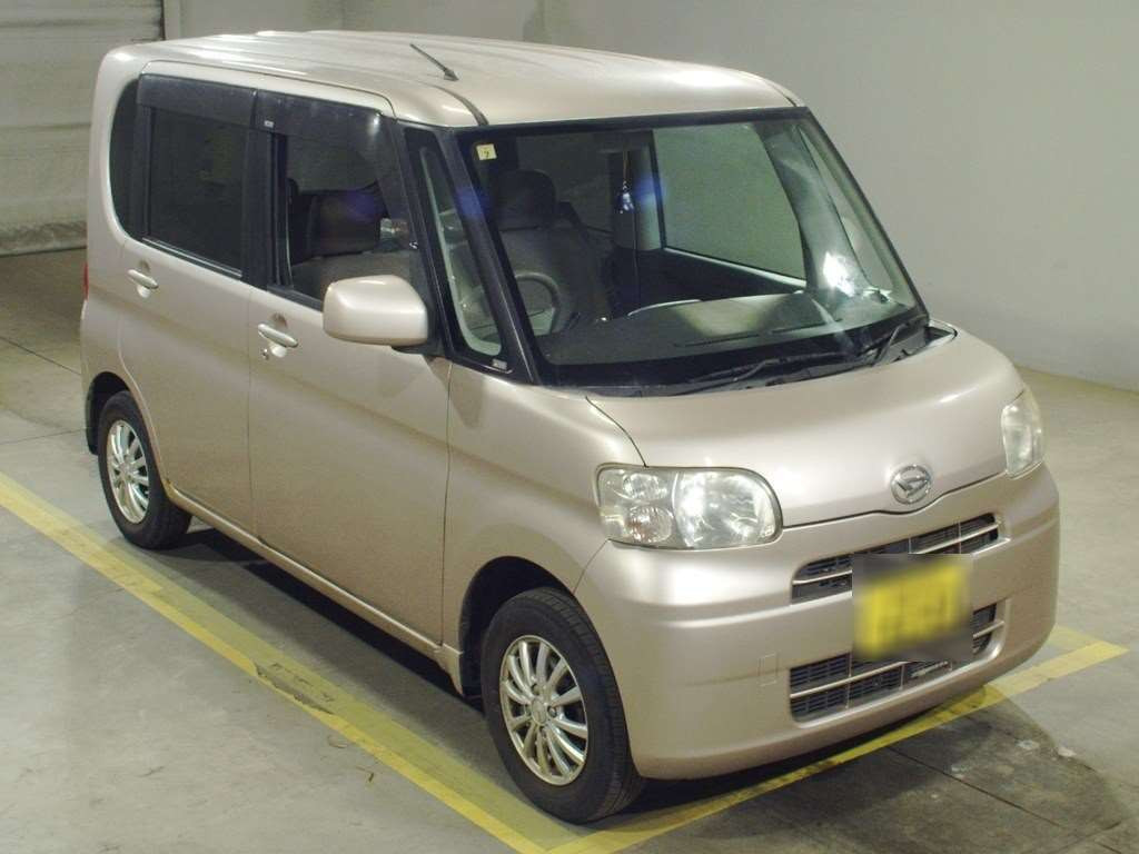 2010 Daihatsu Tanto L385S[2]