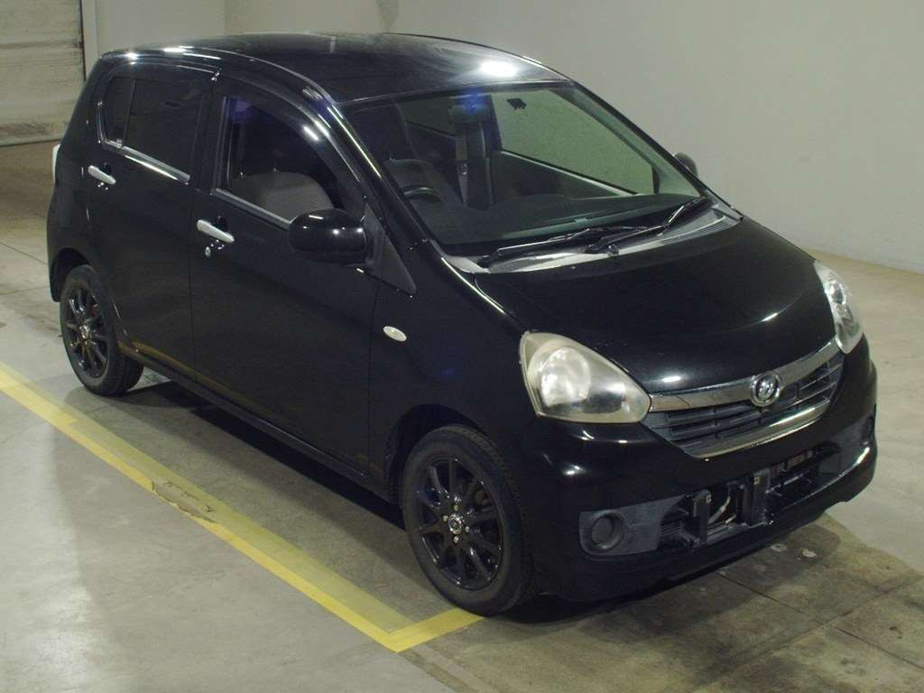 2013 Daihatsu Mira es LA310S[2]