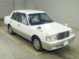 2013 Toyota Crown Sedan