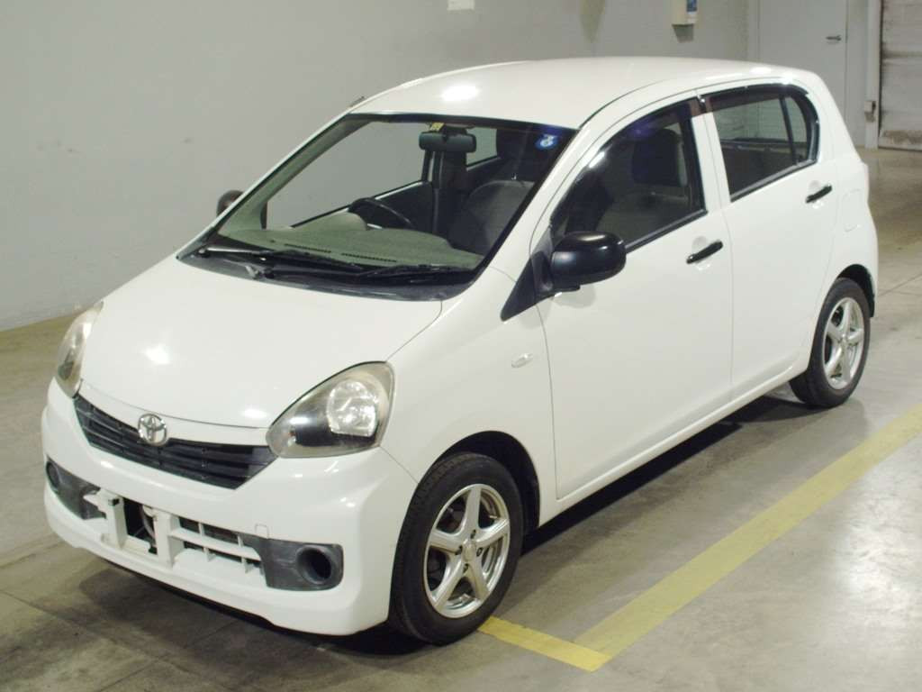 2013 Toyota Pixis Epoch LA300A[0]