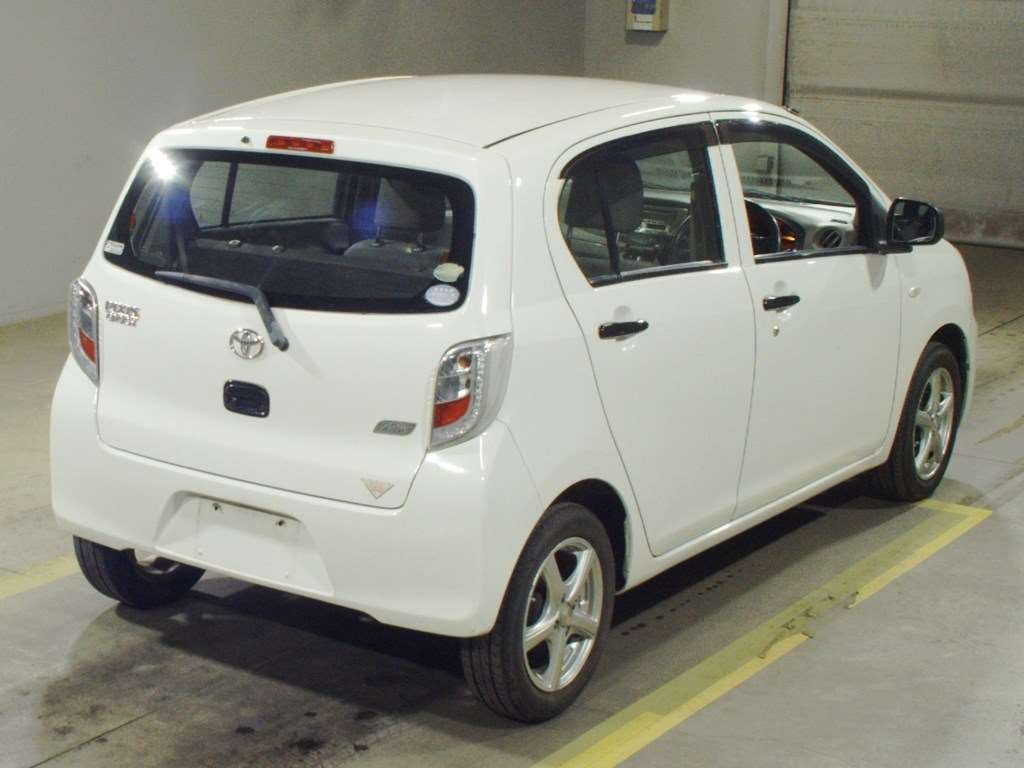 2013 Toyota Pixis Epoch LA300A[1]