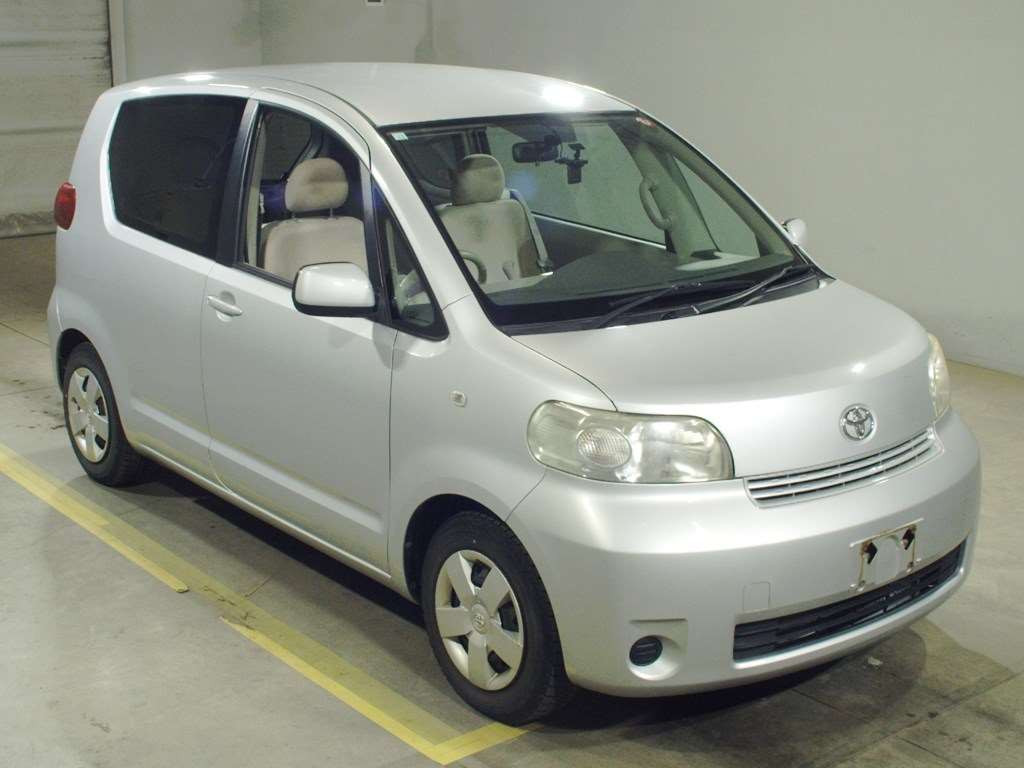 2010 Toyota Porte NNP10[2]