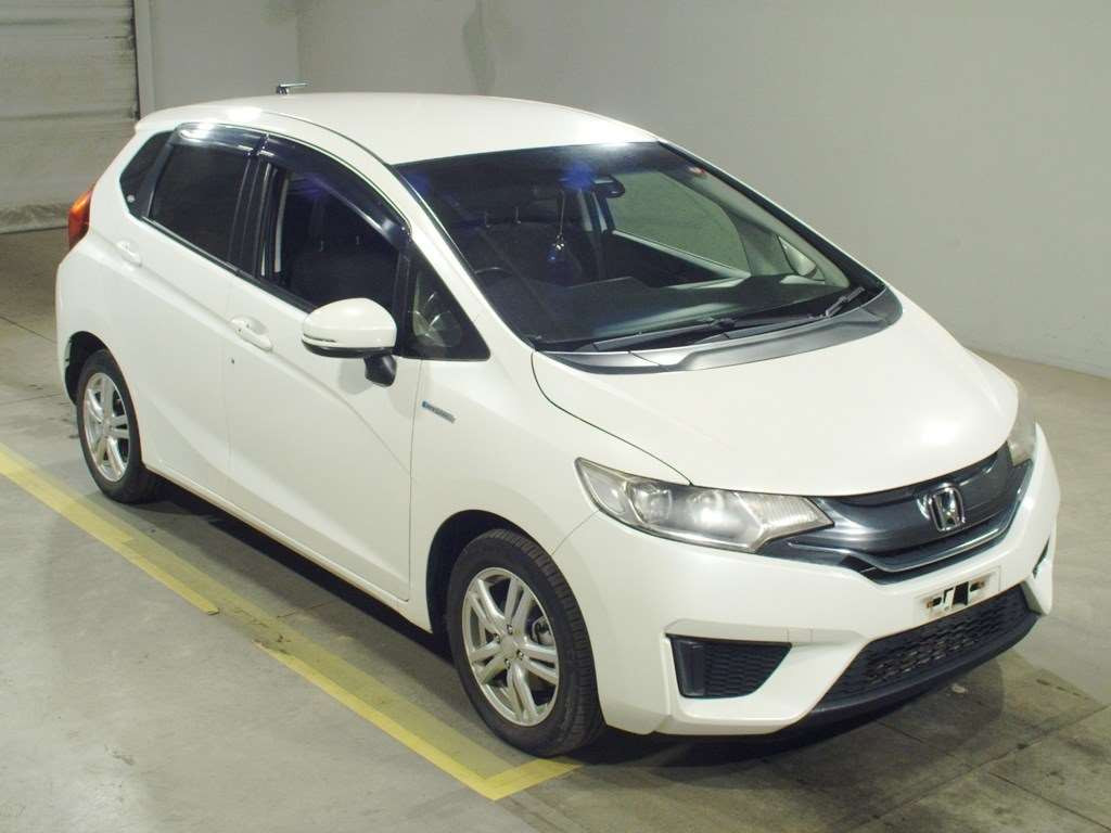 2013 Honda Fit Hybrid GP5[2]