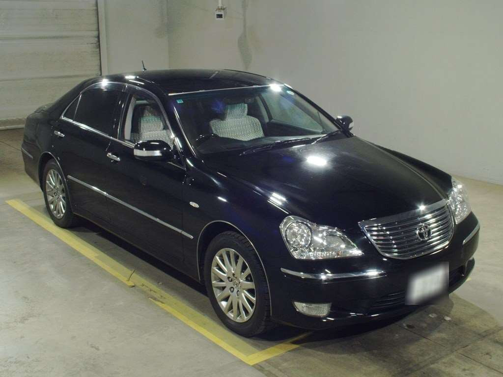 2004 Toyota Crown Majesta UZS187[2]