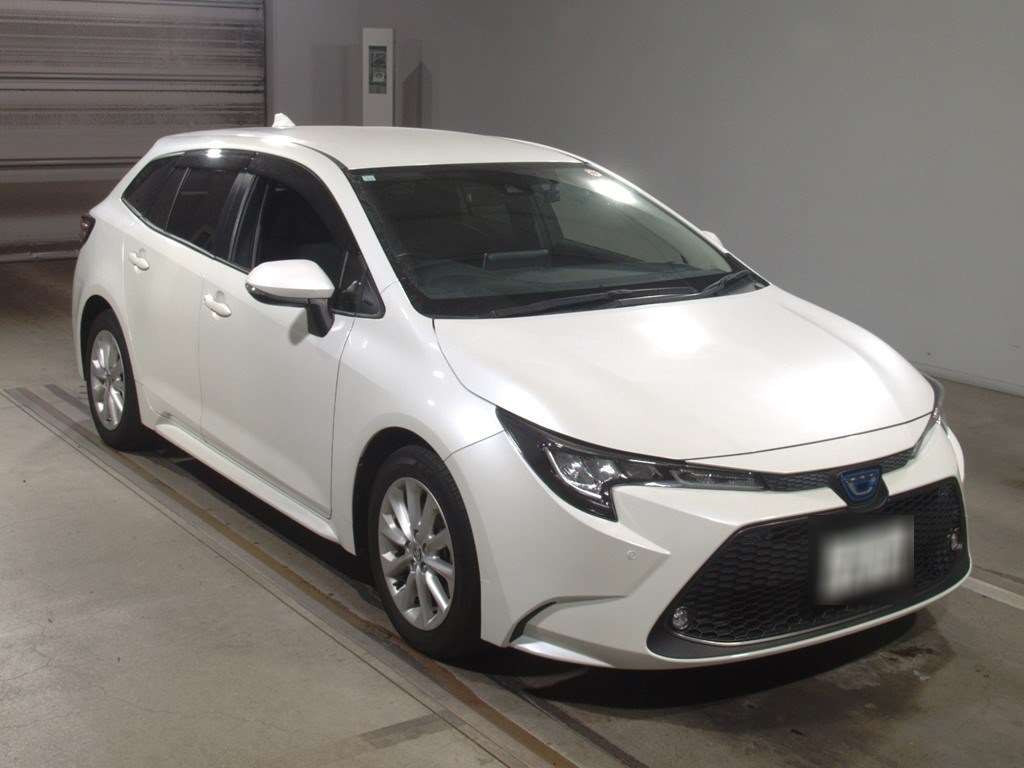 2020 Toyota Corolla Touring Wagon ZWE211W[2]