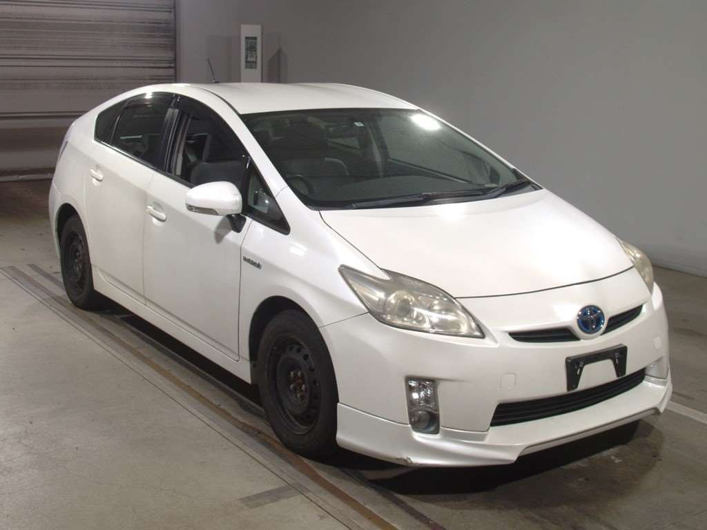 2011 Toyota Prius ZVW30[2]