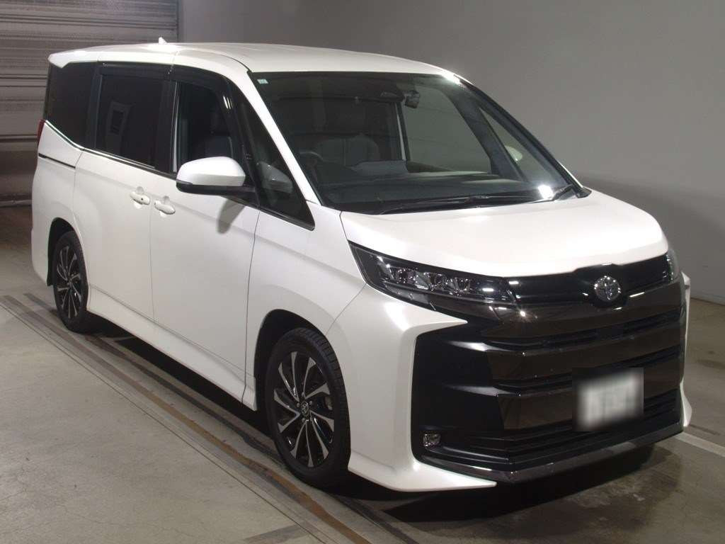 2023 Toyota Noah MZRA90W[2]