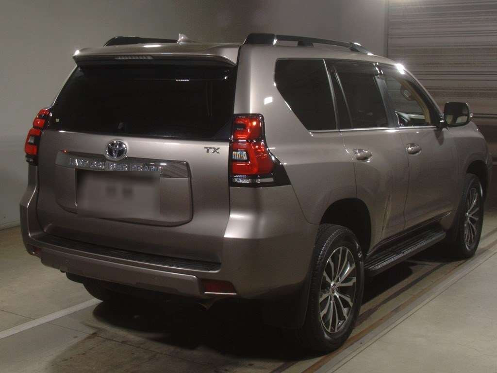 2017 Toyota Land Cruiser Prado TRJ150W[1]