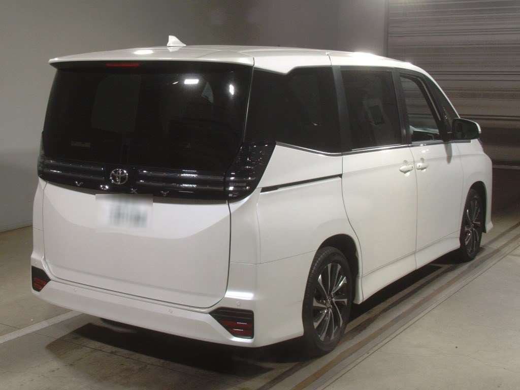 2023 Toyota Voxy MZRA90W[1]