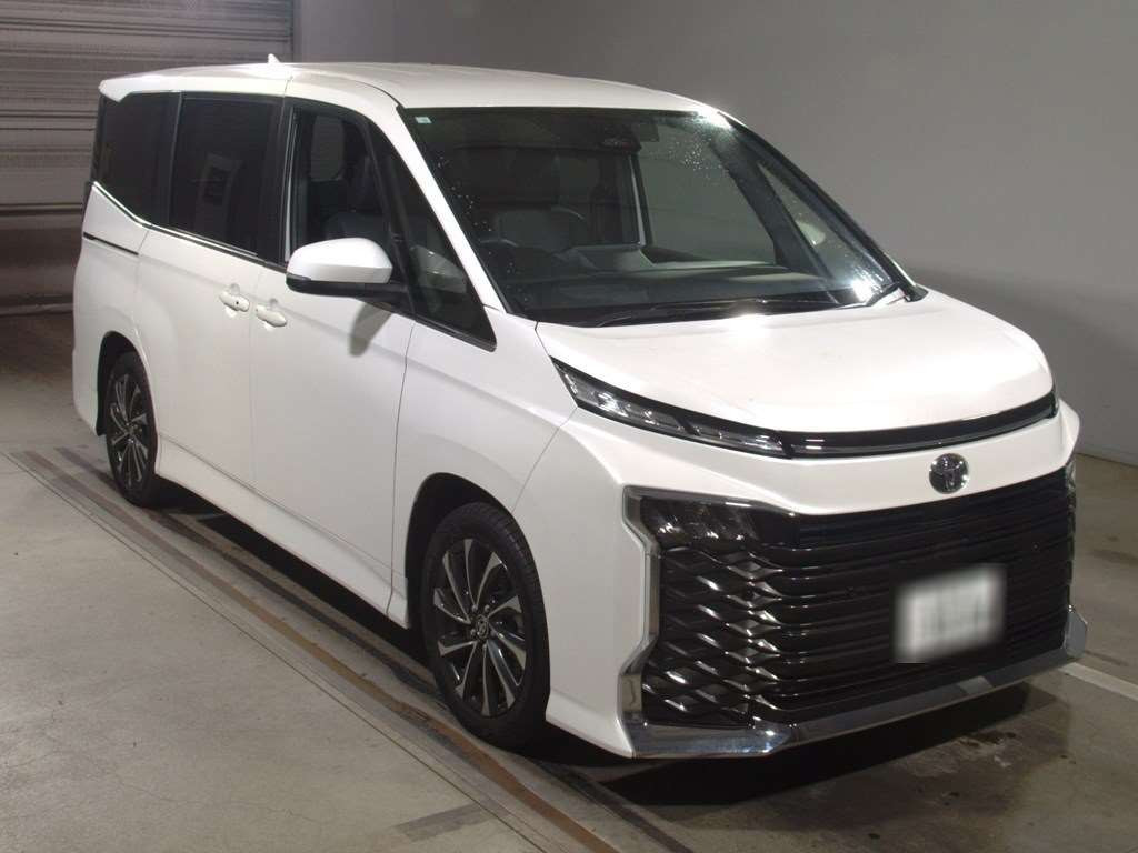 2023 Toyota Voxy MZRA90W[2]