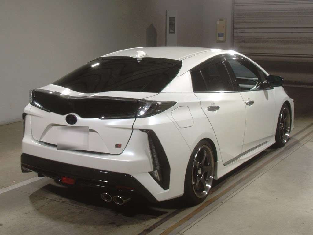 2020 Toyota Prius PHV ZVW52[1]